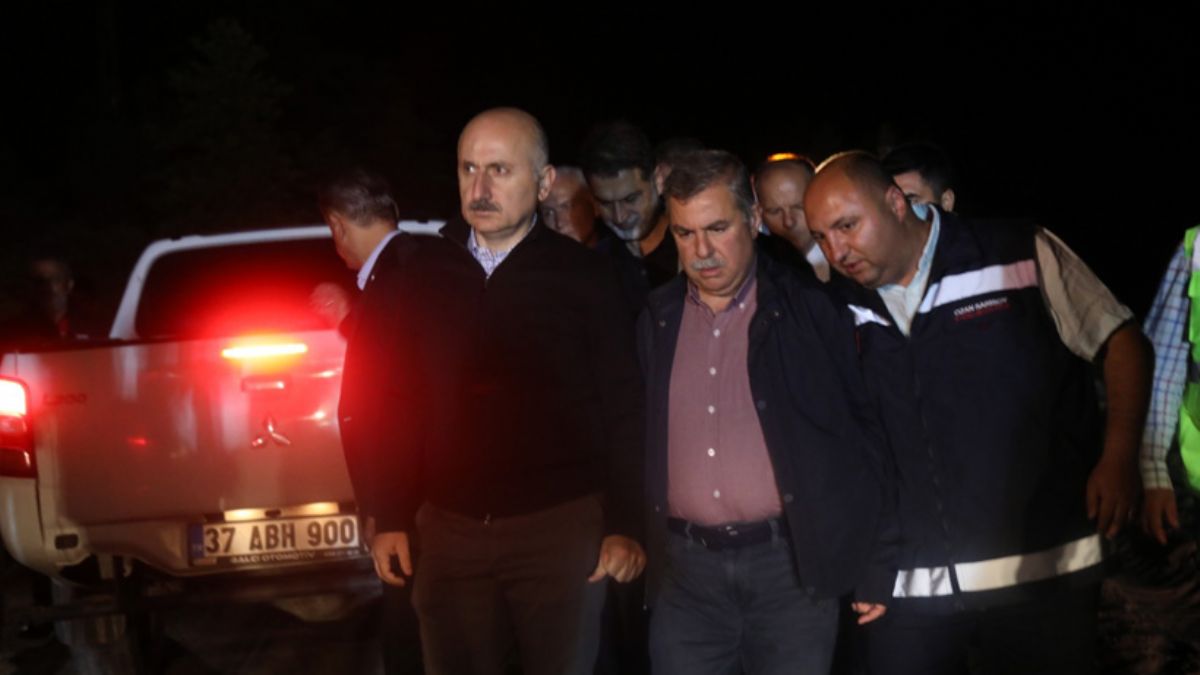 Bakan Karaismailoğlu, selden etkilenen Sinop'ta