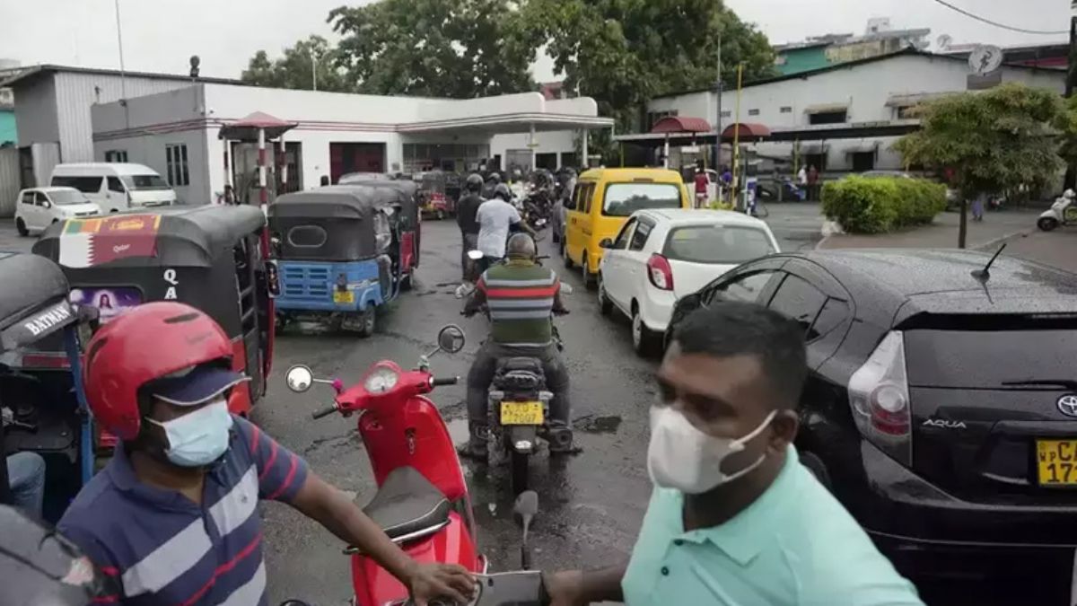 Ülkede akaryakıt krizi! Satışlar durduruldu