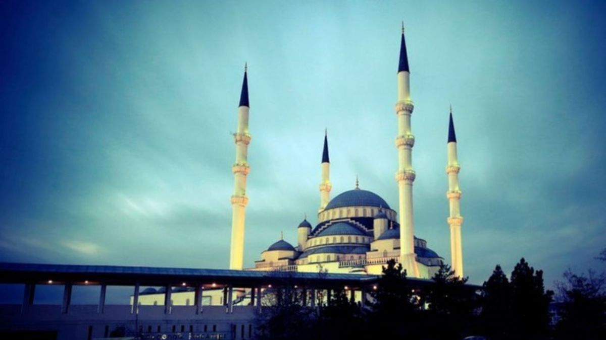 Ankara Kurban bayramı namaz vakti 2022 | Ankara ilçelerinde bayram namazı saat kaçta kılınacak? Ankara'da kurban bayramı namazı saat kaçta kılınacak?