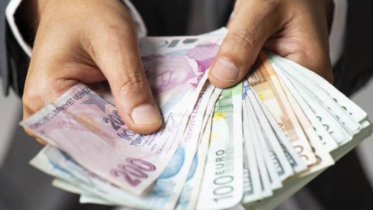 Memur (öğretmen-polis-hemşire) maaşı 300 TL zamlanacak mı? Asgari ücret zammı ile memur maaşı 300-350 lira artacak mı? Memur maaşı 300 TL zam mı geldi?