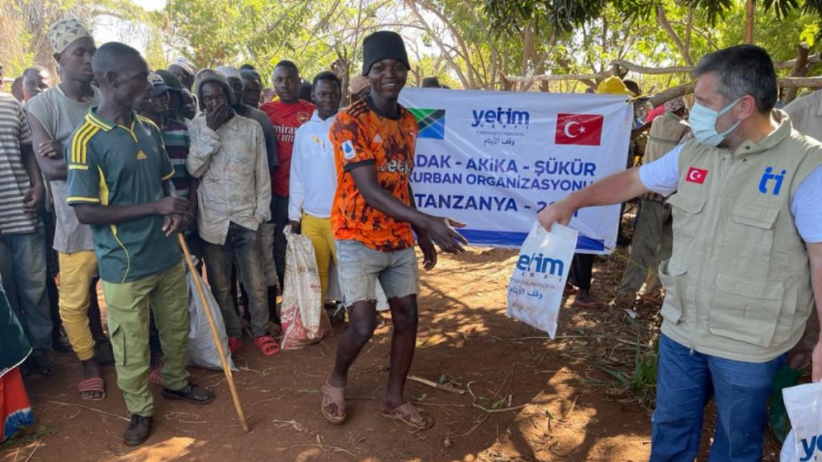 Haydi bu bayramda bir yetimin yüzünü güldürelim!