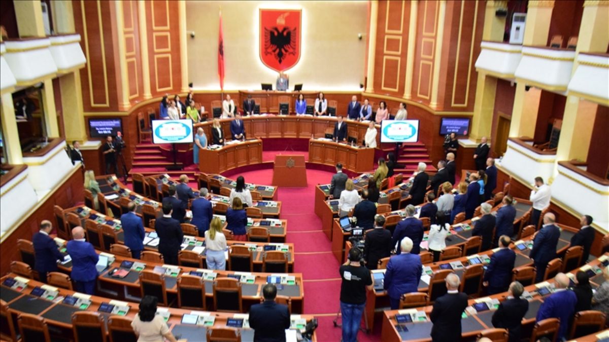 Arnavutluk'ta ‘Srebrenitsa soykırımı’ kararı