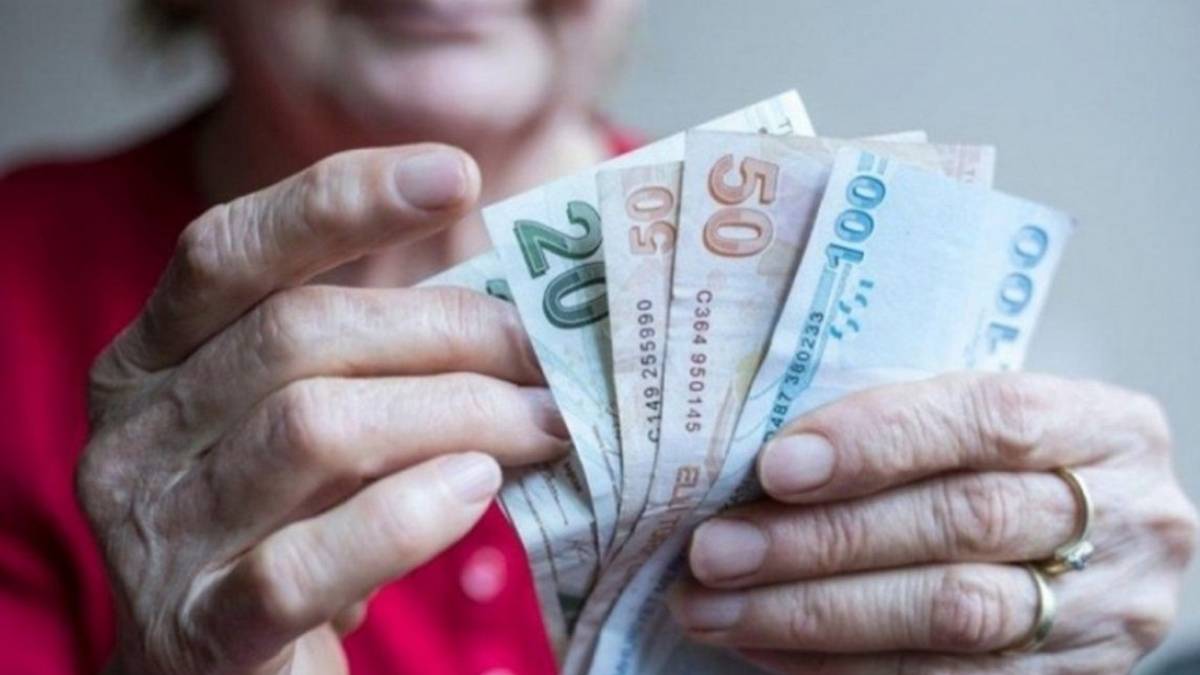 65 yaş aylığı (yaşlılık maaşı) bayramdan önce yatar mı? Yaşlılık aylığı (65 yaş) ne zaman yatacak? Yaşlılık aylığı 8 Temmuz'da mı yatacak?