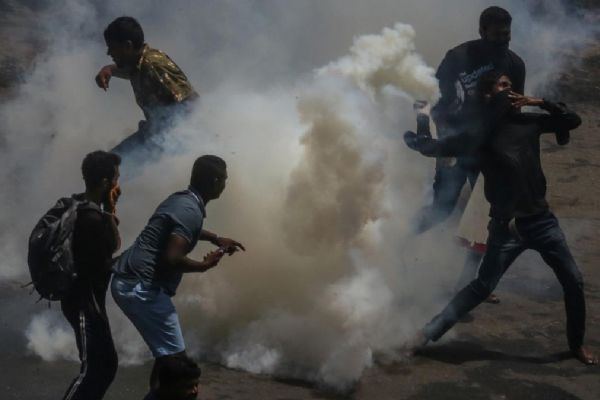 Sri Lanka'da protestolar sürüyor! Wickremesingh'in istifaya hazır olduğu bildirildi