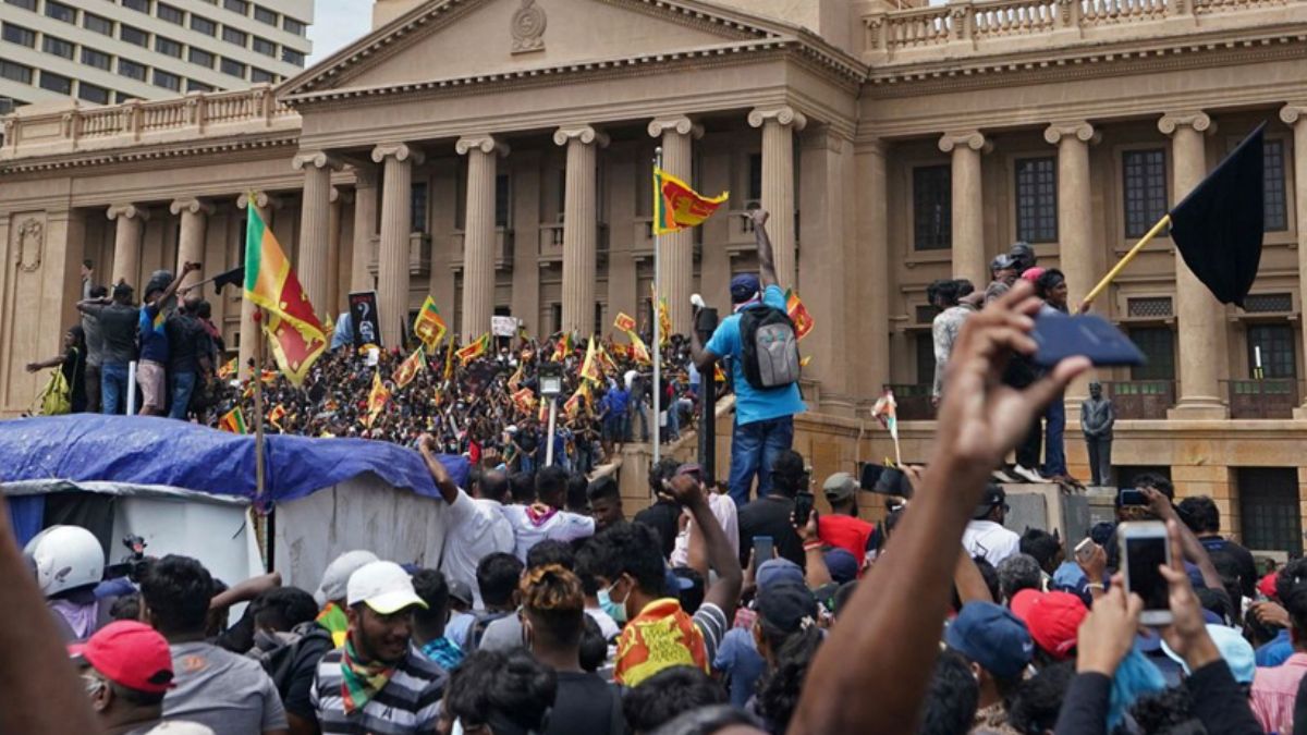 Sri Lanka'da başbakandan istifa kararı!