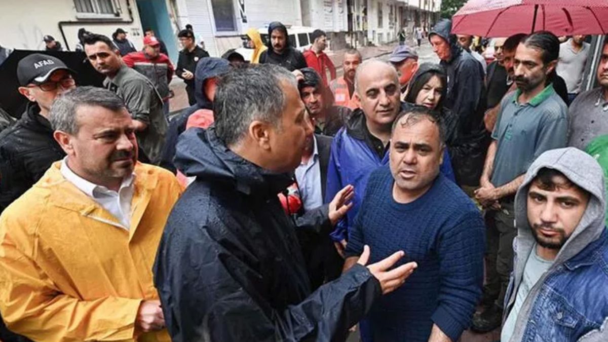 İstanbul Valisi Yerlikaya sel bölgesinde