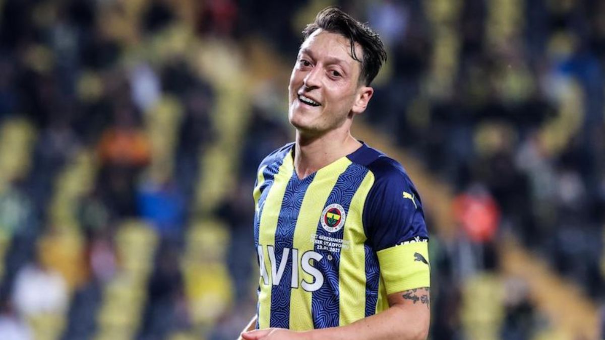 Fenerbahçe Mesut Özil ile yollarını ayırdı