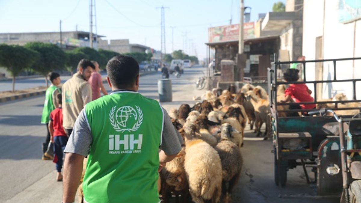 İHH bu bayramda da yüzleri güldürdü