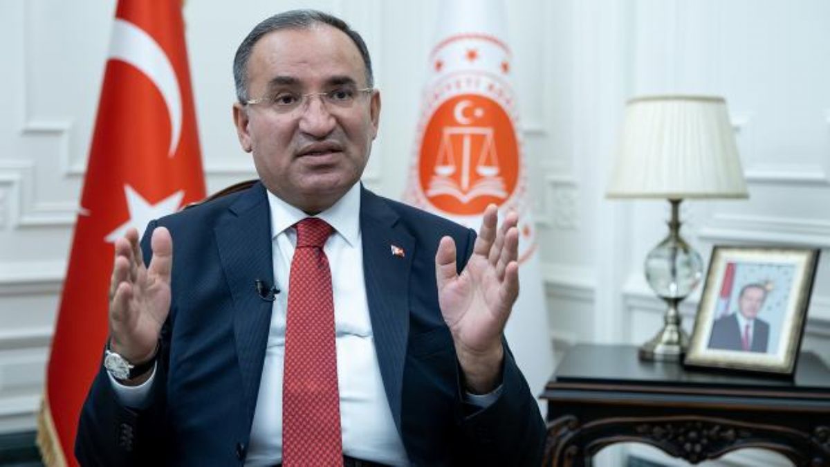 Bekir Bozdağ: O gece korkuları da ayaklarımızın altında çiğnedik
