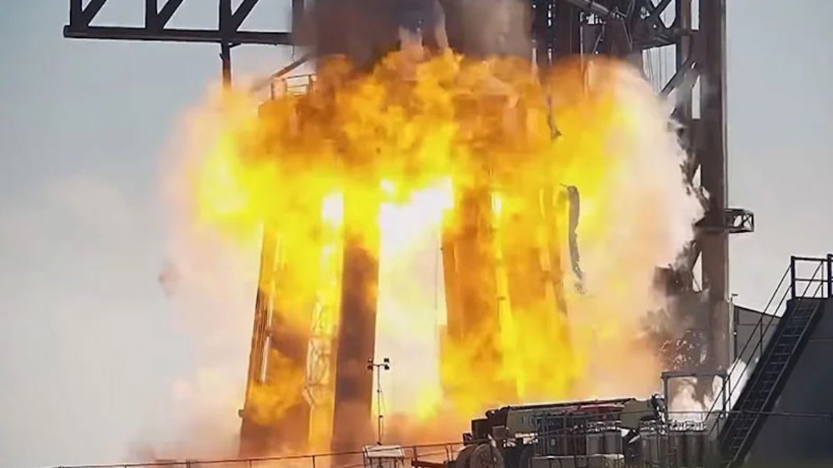Elon Musk'ın Mars Roketi Starship, test sırasında patladı