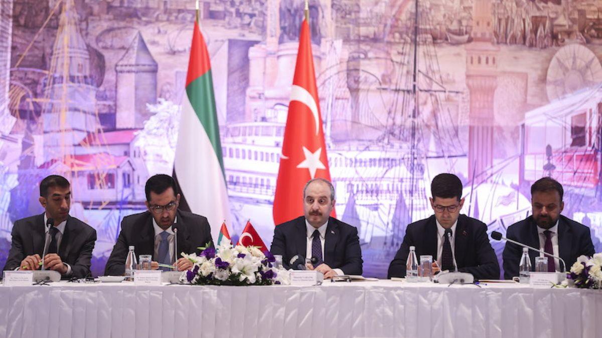 İstanbul'da Türkiye ile BAE heyetleri arasında önemli toplantı