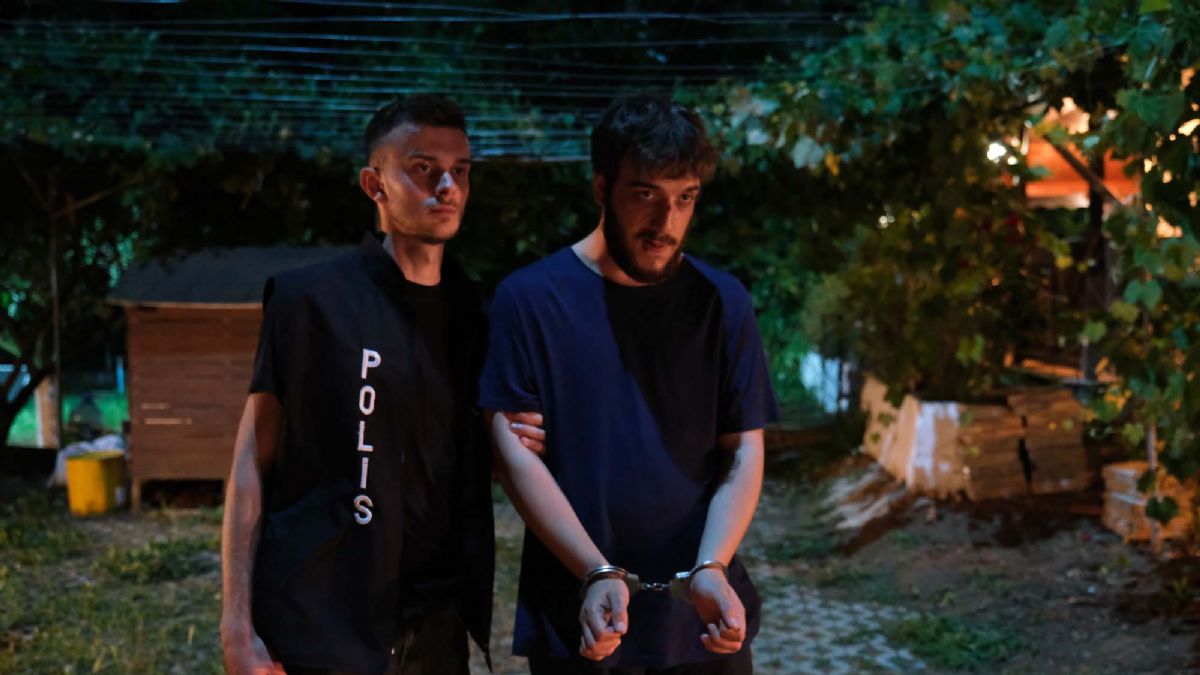 Kara Tahta 9. bölüm izle | Youtube Kara Tahta yeni bölüm (9.bölüm) tek parça full HD izle