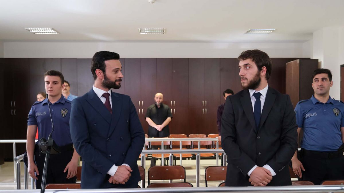 Kara Tahta 10. bölüm izle | Youtube Kara Tahta yeni bölüm (10.bölüm) tek parça full HD izle