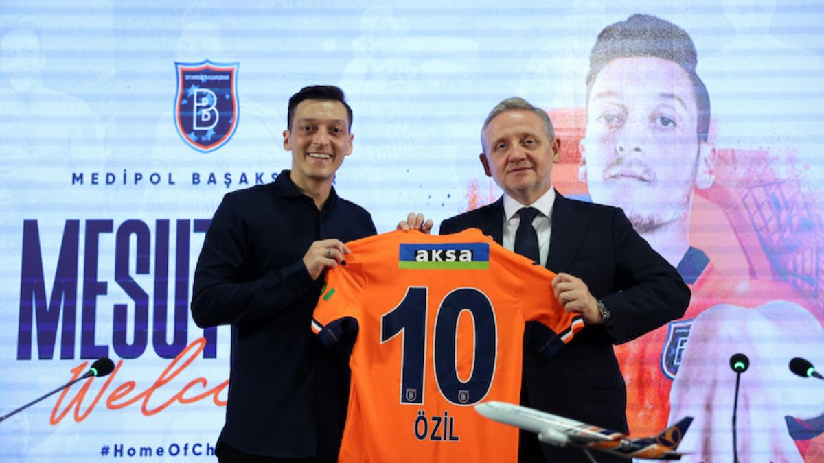 Medipol Başakşehir, Mesut Özil ile sözleşme imzaladı
