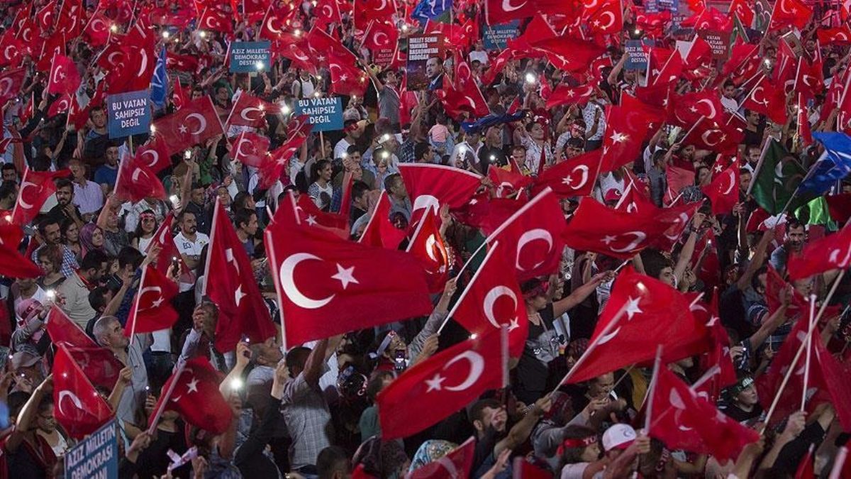 Erdoğan'dan '15 Temmuz' paylaşımı: İstanbul Saraçhane Meydanı'nda olacağız