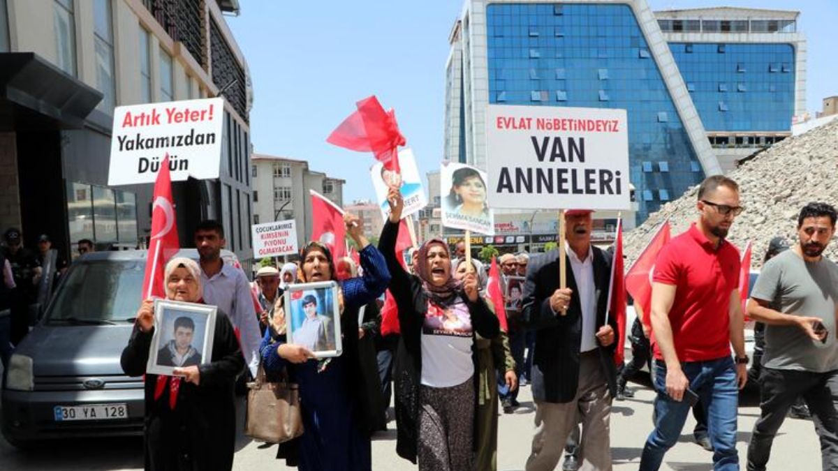 Vanlı anne: Kandil'in yolunu kapattık