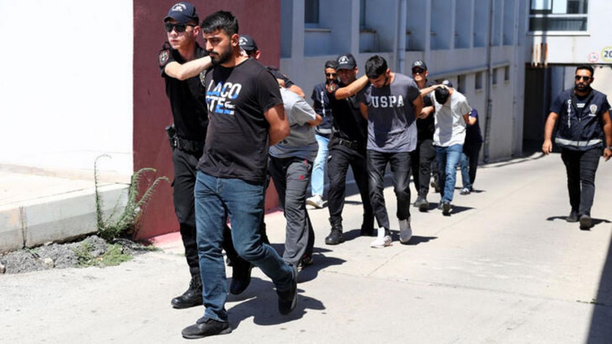 'Yan bakma' kavgası; kendi tüfeğiyle vurulup öldü