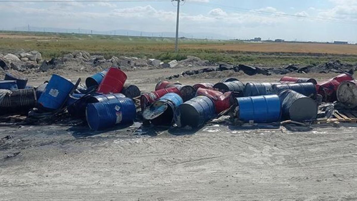 Konya'da panik! Mahallelere kimyasal dolu variller bırakıldı