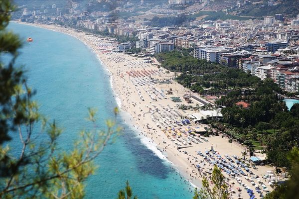 Turizm merkezlerinde bayram tatilinde yoğunluk yaşandı