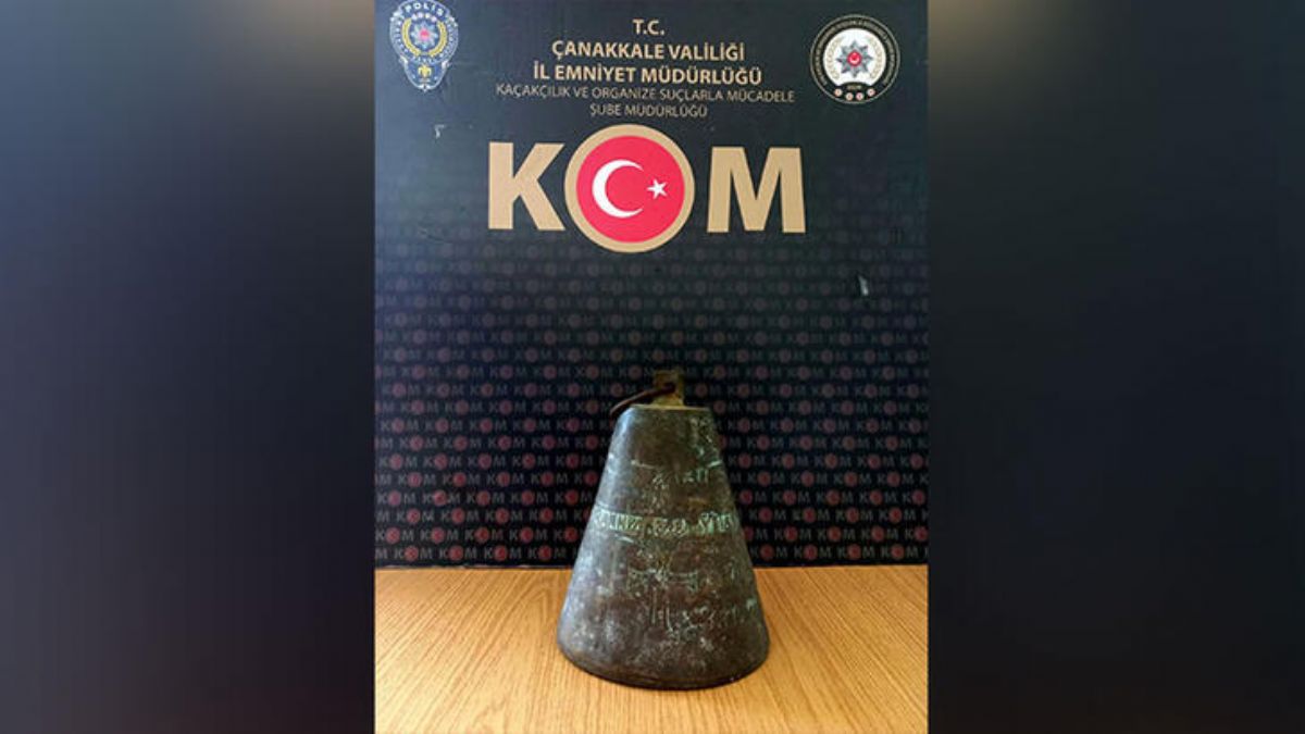 Evinde 200 yıllık kilise çanı ele geçirildi