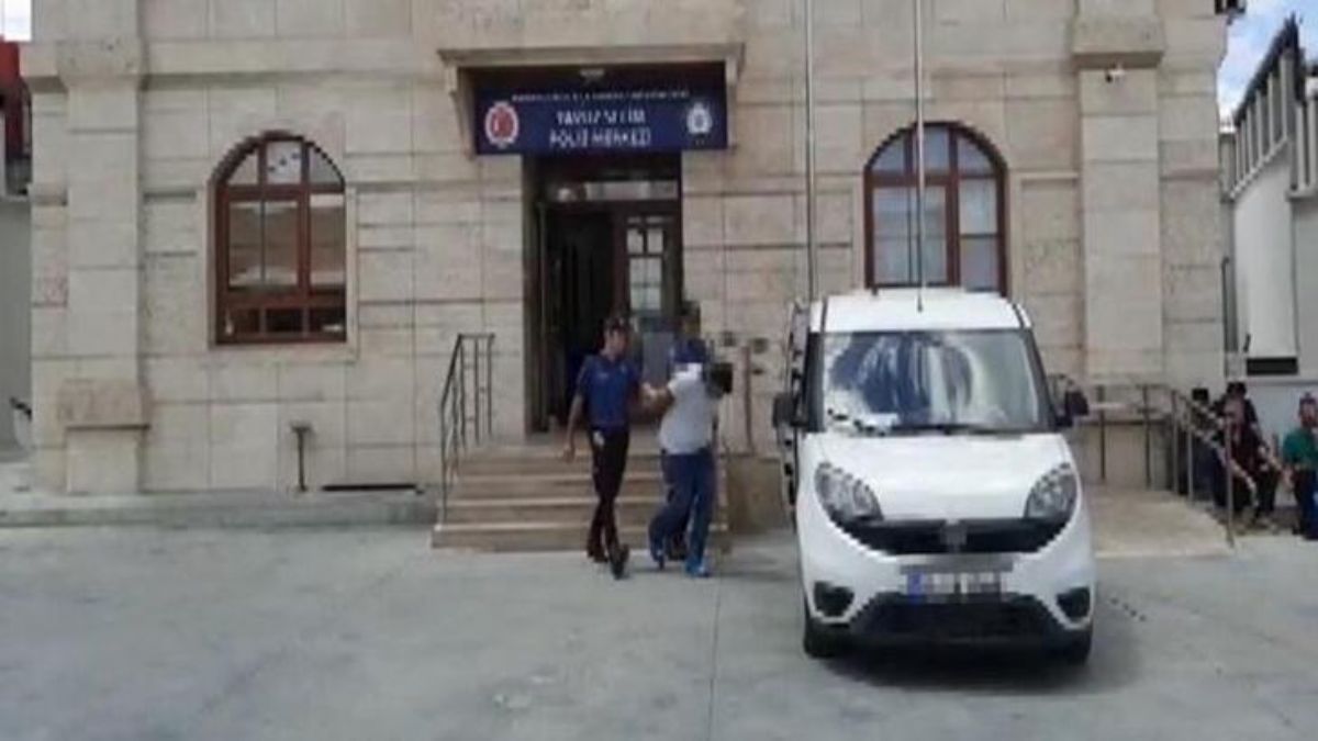 Durakta bekleyen kadını taciz eden eski polis tutuklandı