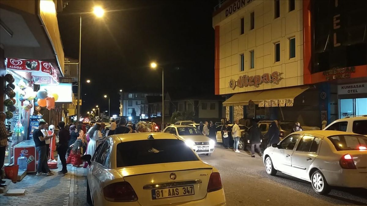 Düzce'de deprem... Valilikten açıklama