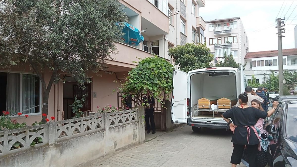 Kocaeli'de eşi tarafından bıçaklanan kadın öldü
