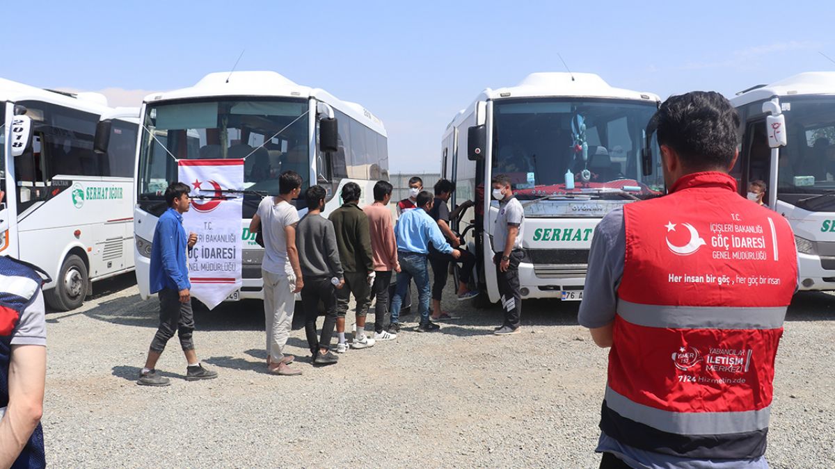 Kamu düzenini bozanlar ülkeden çıkarılıyor