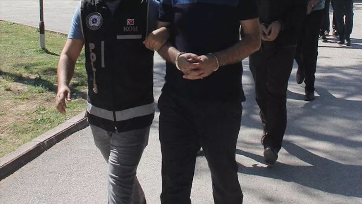 İstanbul merkezli FETÖ operasyonu: 42 şüpheli yakalandı