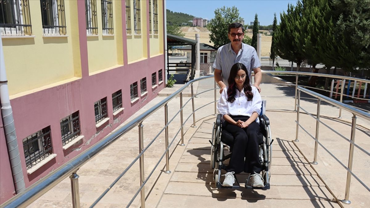 Hastane odasında çalıştı, YKS'de Adıyaman 1.'si oldu