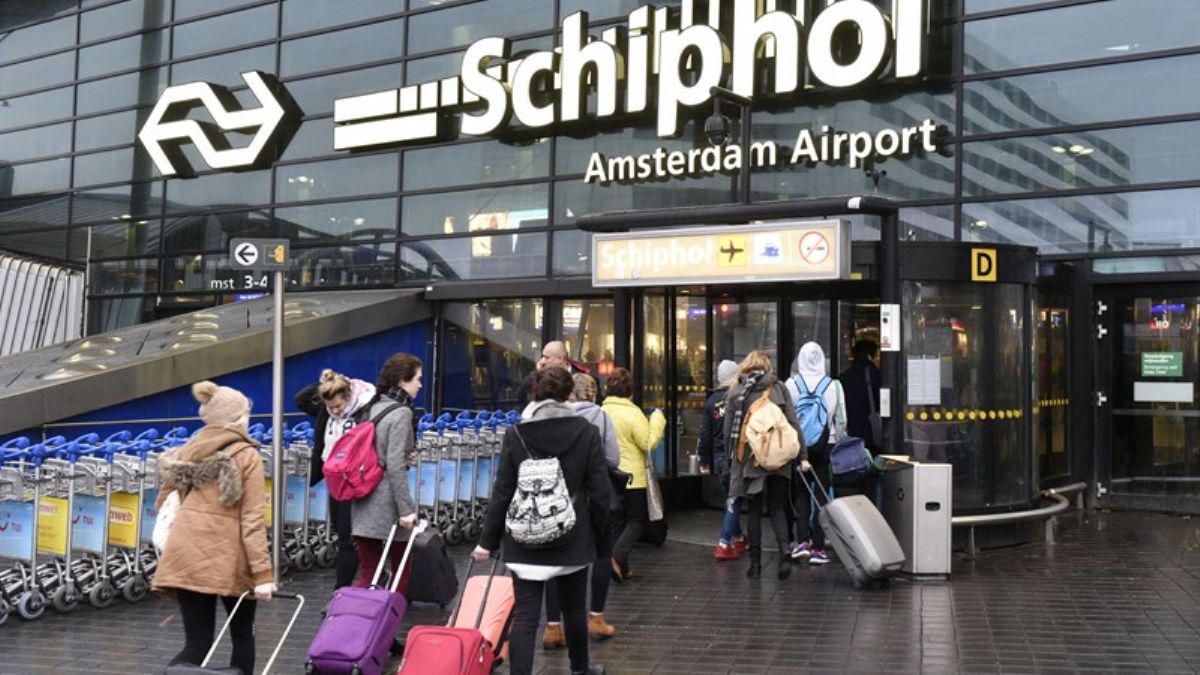 Kaybetme endişesiyle bavullarını uydudan takibe aldılar