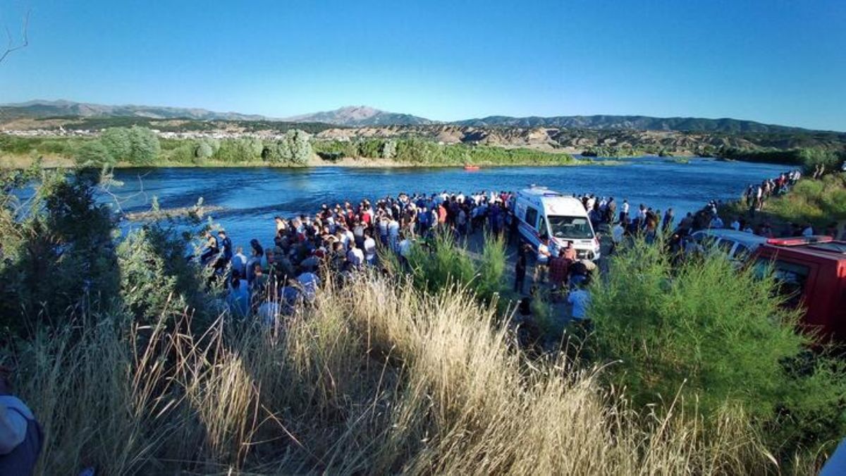 Çocuğu kurtardıktan sonra nehirde kayboldu