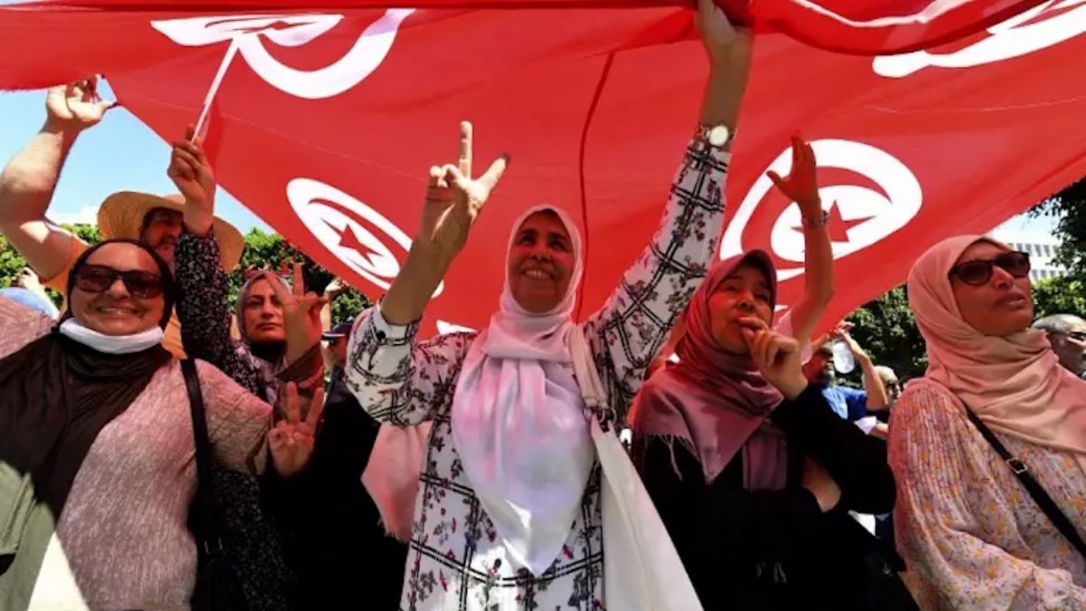 Tunus halkı, anayasa referandumu için sandık başında