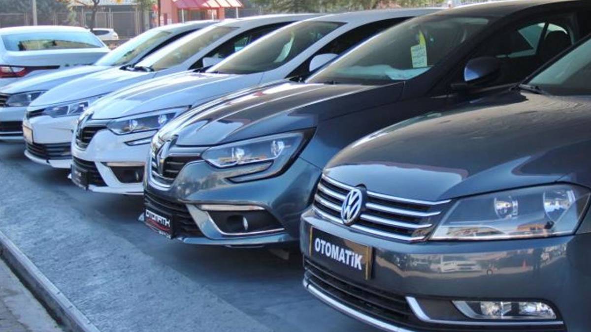 İkinci el araba fiyatları düşecek mi, indirim yapılacak mı? Ağustos ayında otomobil fiyatları düşer mi? Sıfır ve ikinci el araç fiyatları ucuzlayacak mı?