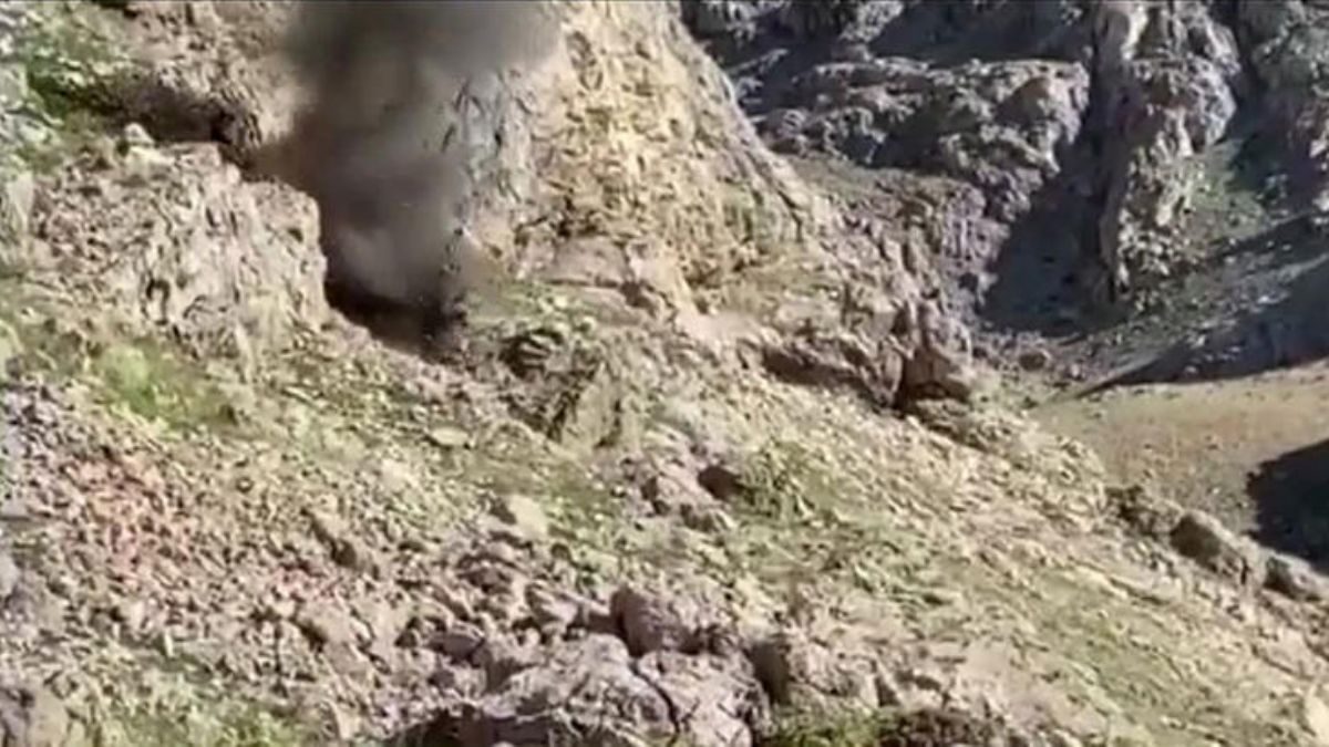 PKK'nın kullandığı 4 katlı mağara imha edildi