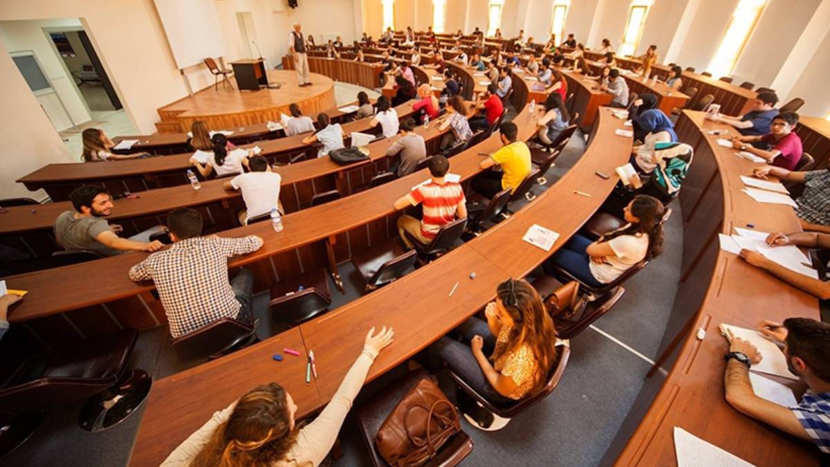 Özel üniversite ücretlerine yılda ne kadar zam geliyor? Vakıf üniversitesi ücretleri zammı nasıl belirleniyor? Özel üniversitelere yılda kaç kere zam yapılır?