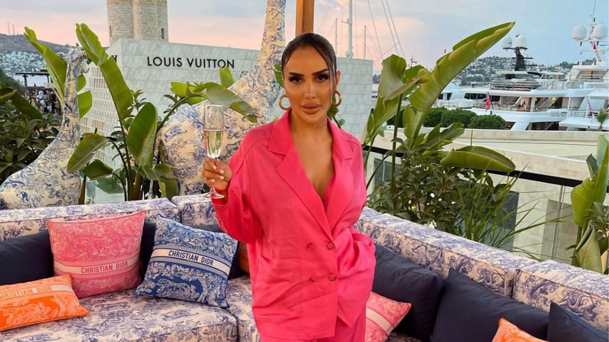 Irmak Muştu şıklığıyla göz kamaştırdı