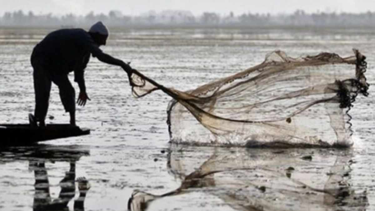 Ege'de balıkçı ağlarına uyuşturucu paketleri takılıyor