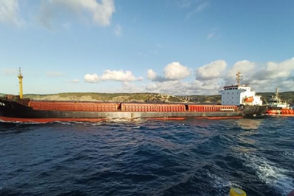 İstanbul Boğazı'nda trafik çift yönlü askıya alındı