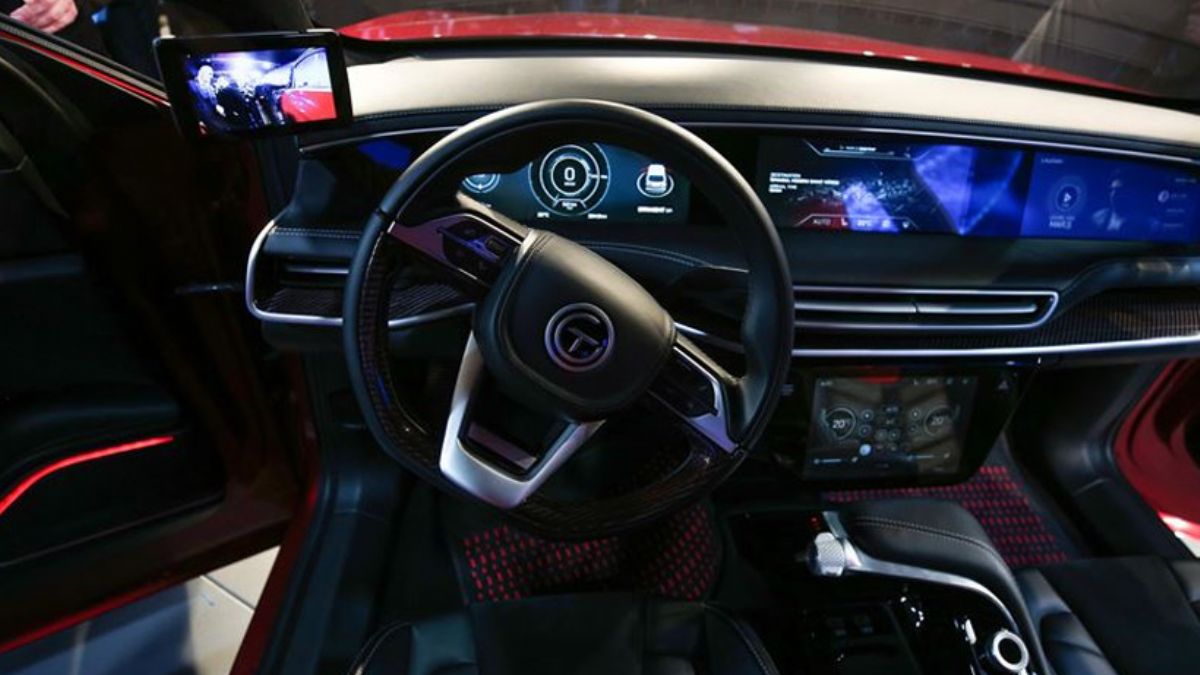 TOGG'un deneme üretimi başladı: Bakan Muş’tan test sürüşü