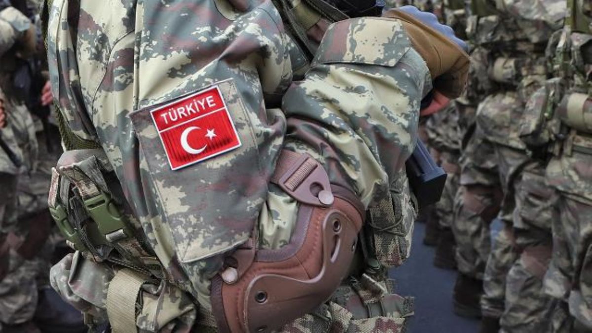 Hatay'da araç kazasında yaralanan asker şehit oldu