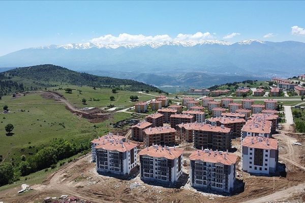 TOKİ son 3 yılda 213 bin konut yaptı