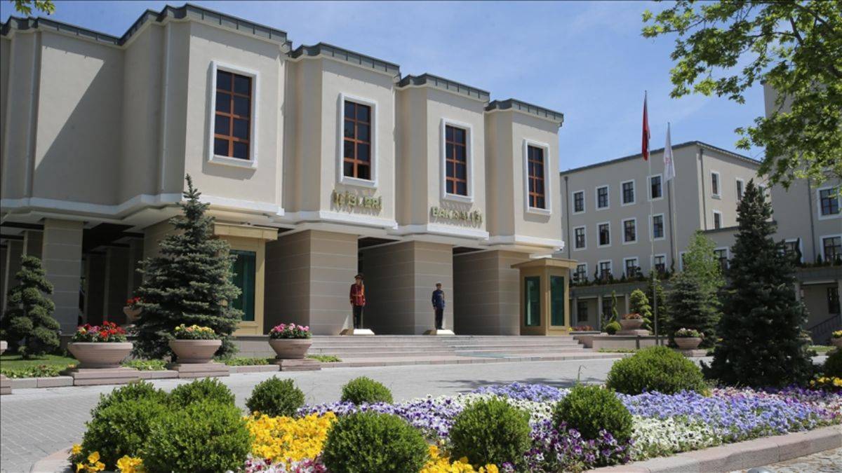 5 milyon erkeğe ‘Kadına El Kal-Ka-Maz’ eğitimi