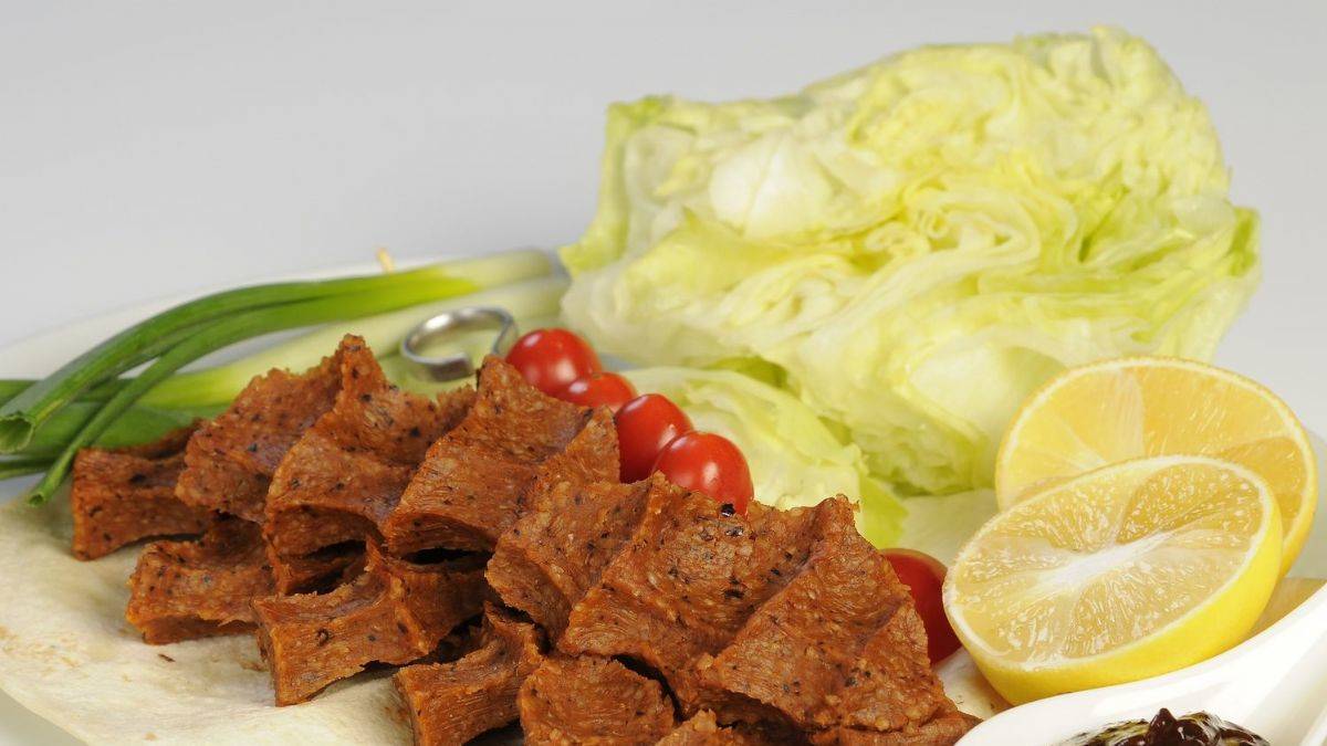 Evde  Kolay ve Lezzetli Çiğ köfte Nasıl Yapılır? Etsiz Çiğ köfte Tarifi