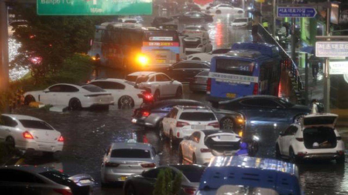 Güney Kore'de şiddetli yağış: Ölenlerin sayısı 14'e yükseldi