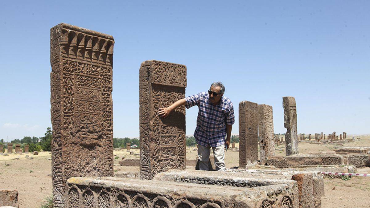 Selçuklu Meydan Mezarlığında 41 yeni mezar ortaya çıkarıldı