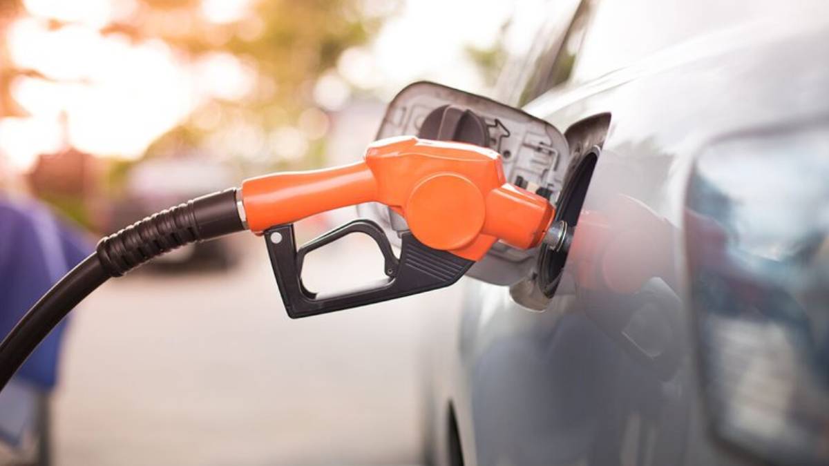 Motorine zam, benzine indirim geldi!