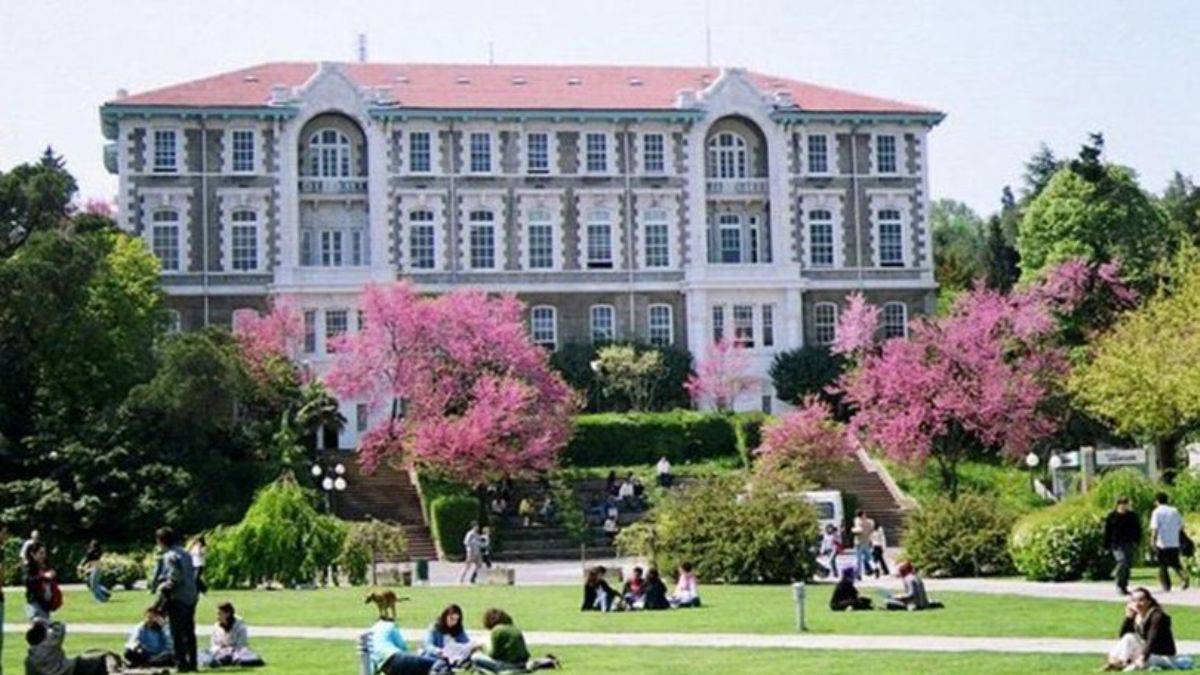 YKS'de ilk 1000'e giren öğrencilerden 773'ü Boğaziçi Üniversitesi’ni tercih etti
