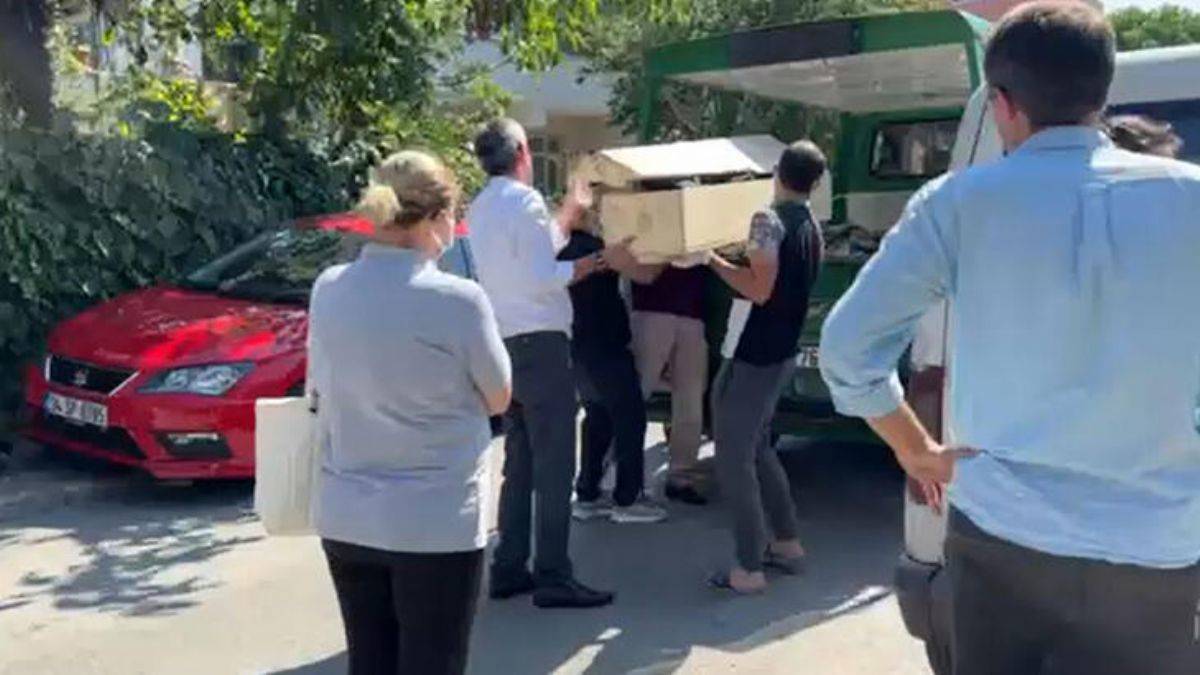 Evinde ölü bulundu