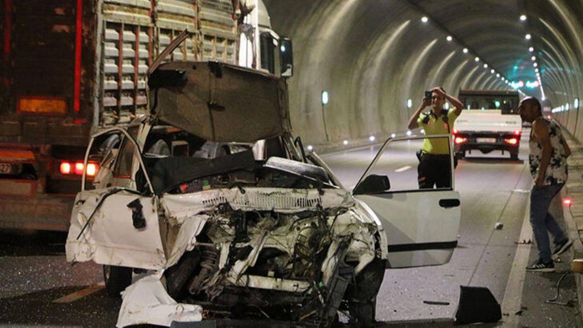 71 metre fren izi! Tünelde takla atan araçtaki sürücü öldü